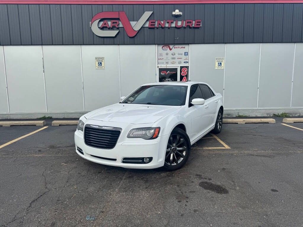 2014 Chrysler 300 S's photo