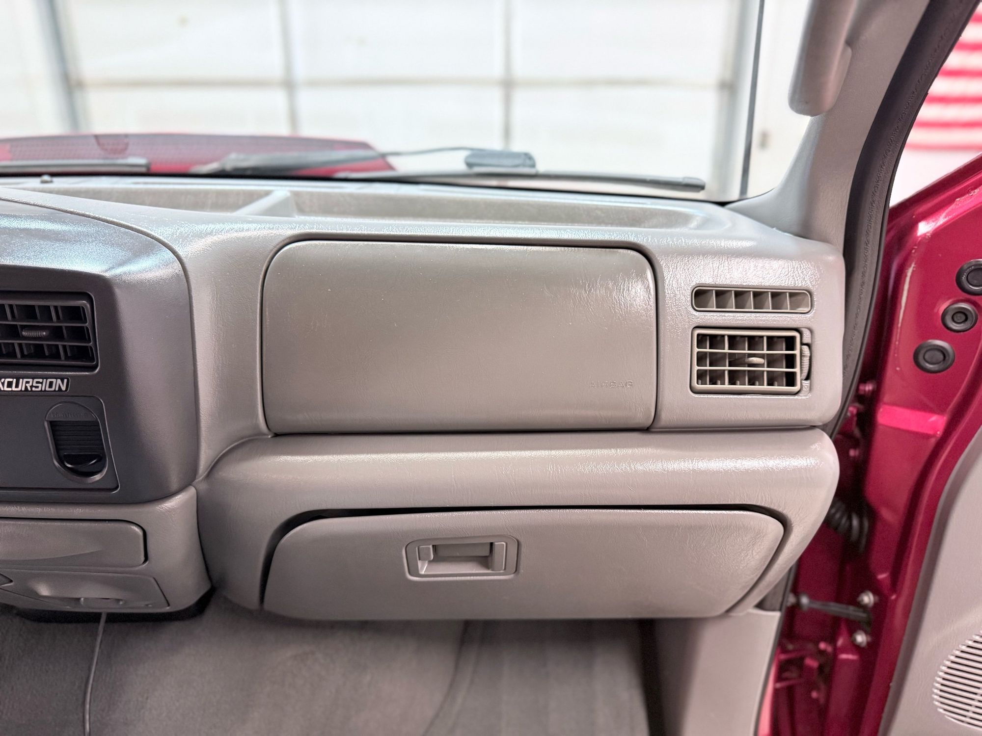 2003 Ford Excursion XLT photo 35