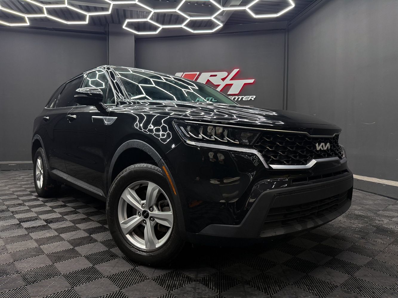 2023 Kia Sorento LX AT 4WD's photo