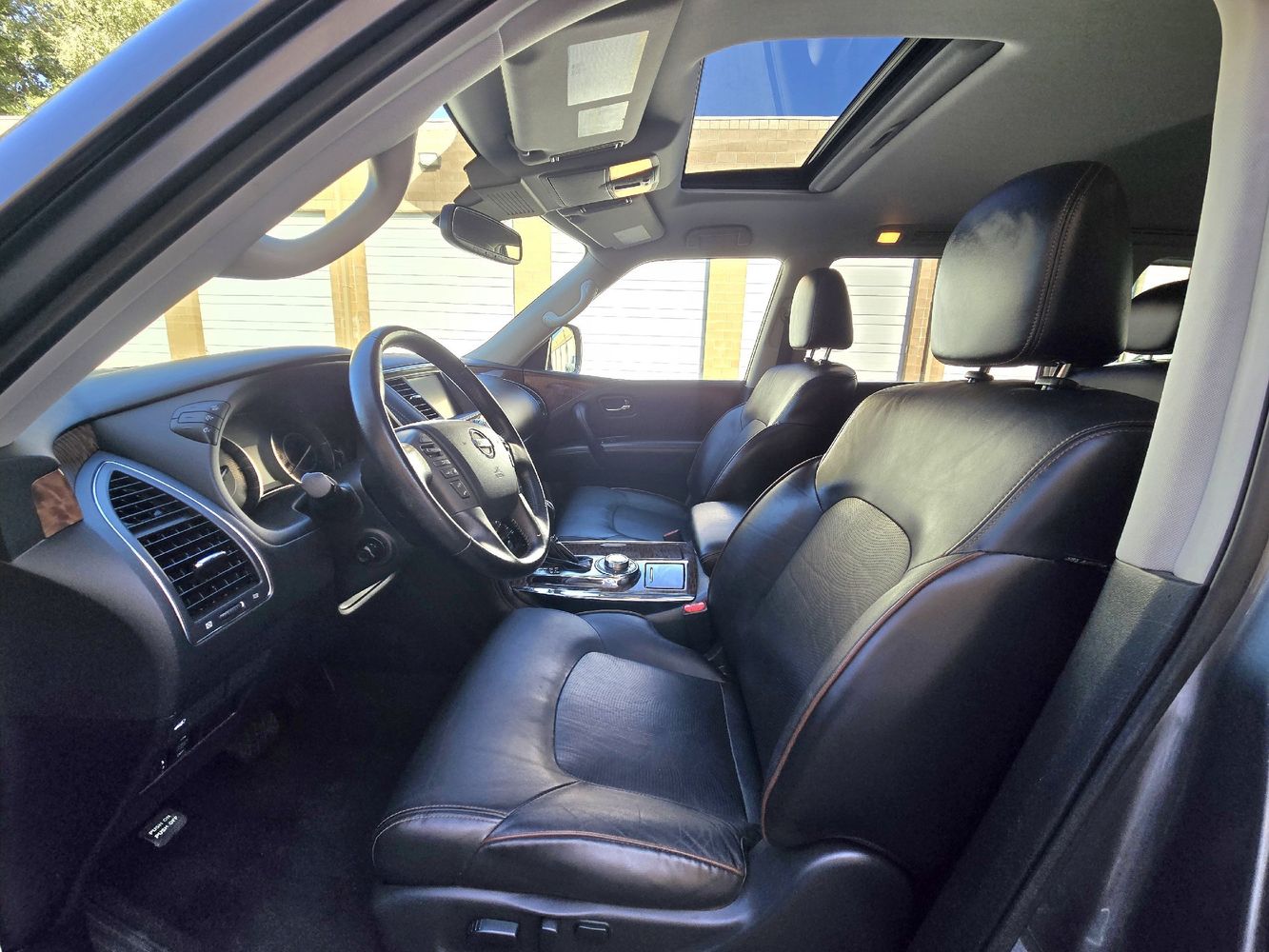 2018 Nissan Armada SL photo 23