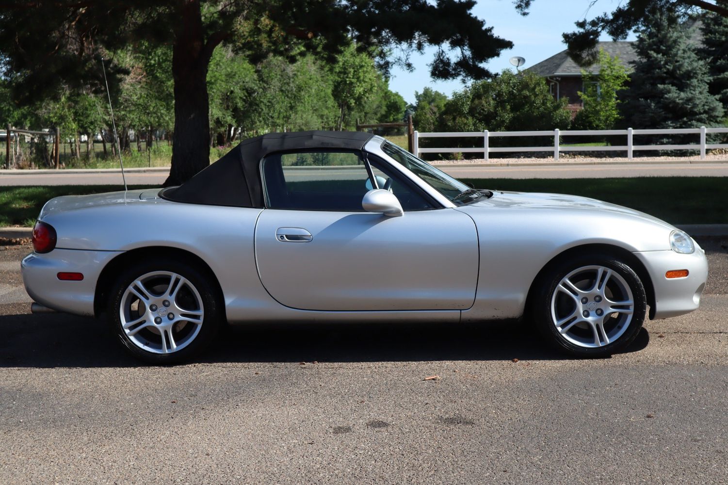 2004 Mazda MX-5 Miata Cloth | Victory Motors of Colorado