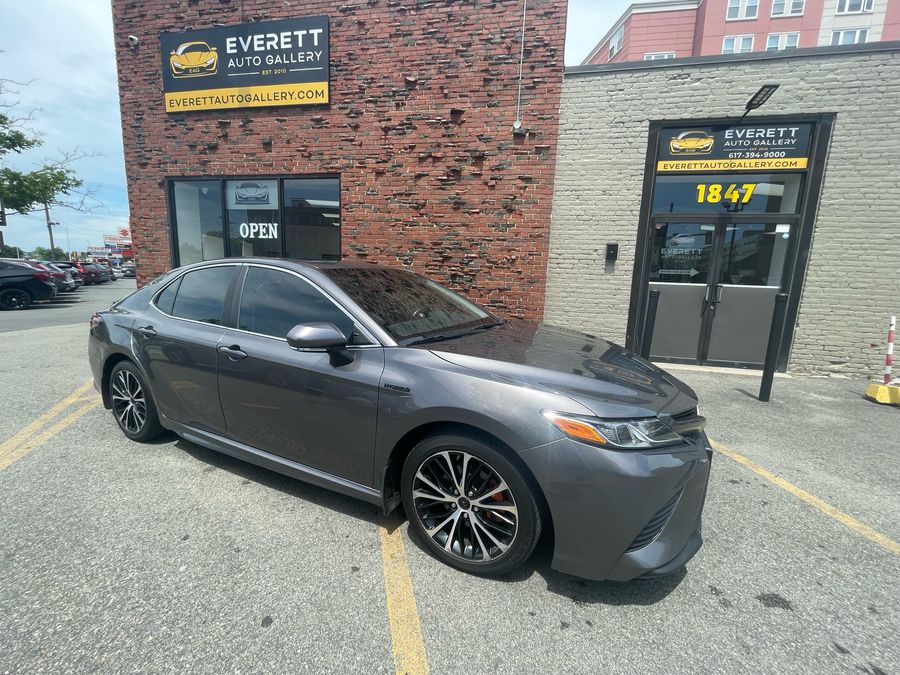 2018 Toyota Camry Hybrid SE