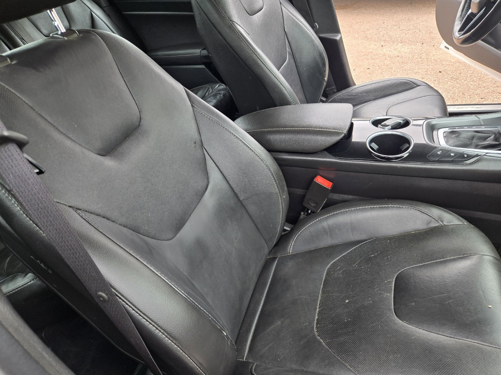 2013 Ford Fusion Energi Titanium photo 23