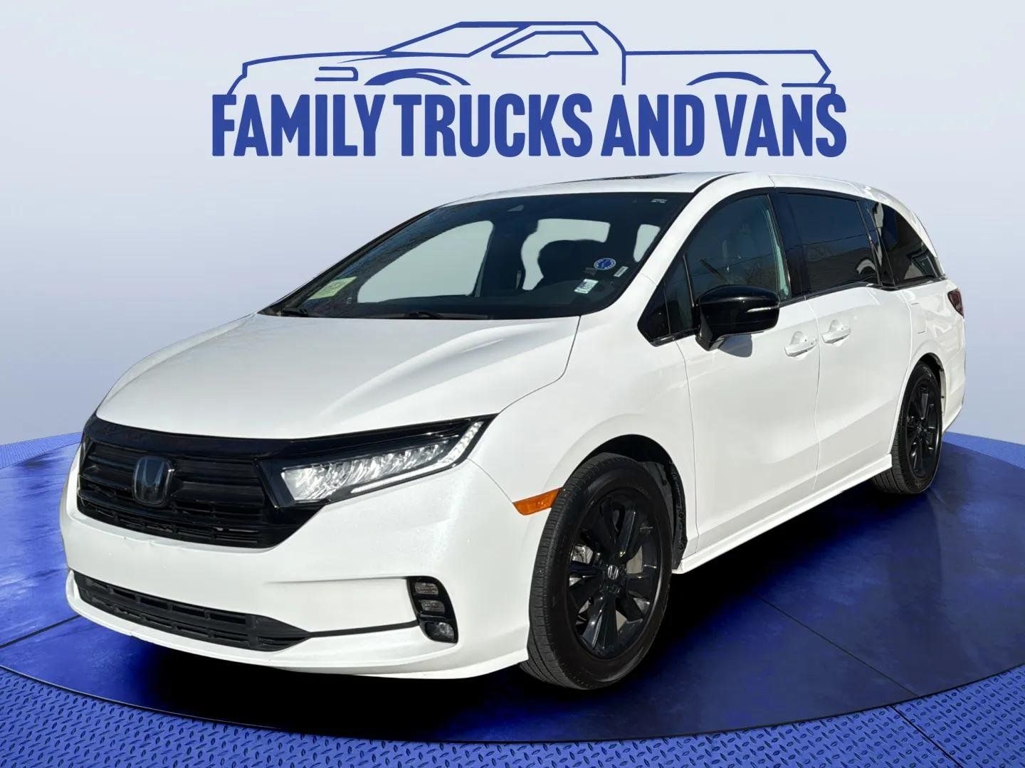 2024 Honda Odyssey SPORT's photo