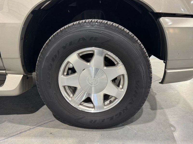 2002 Cadillac Escalade Base, photo 25