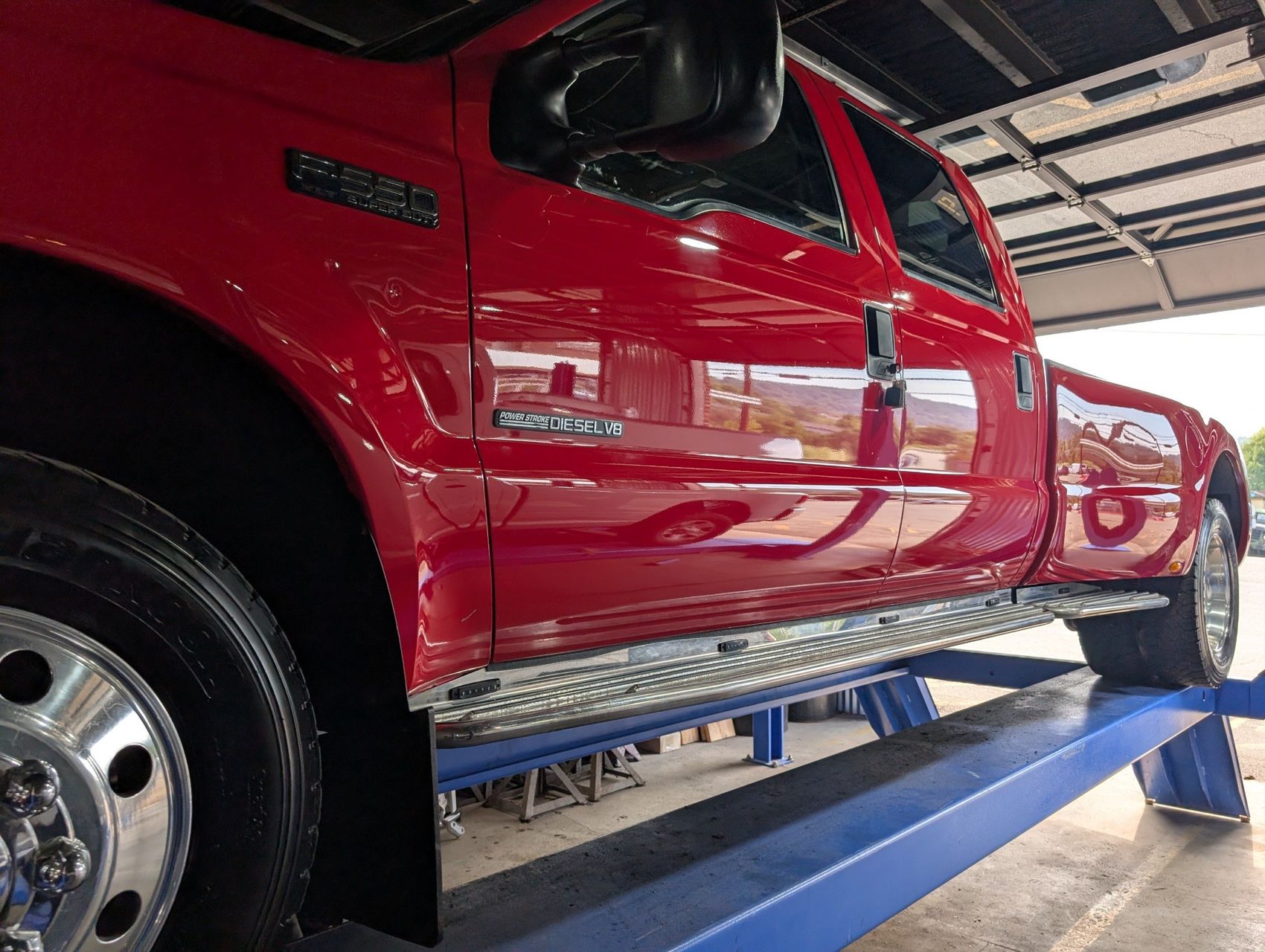 2001 Ford F-550 206