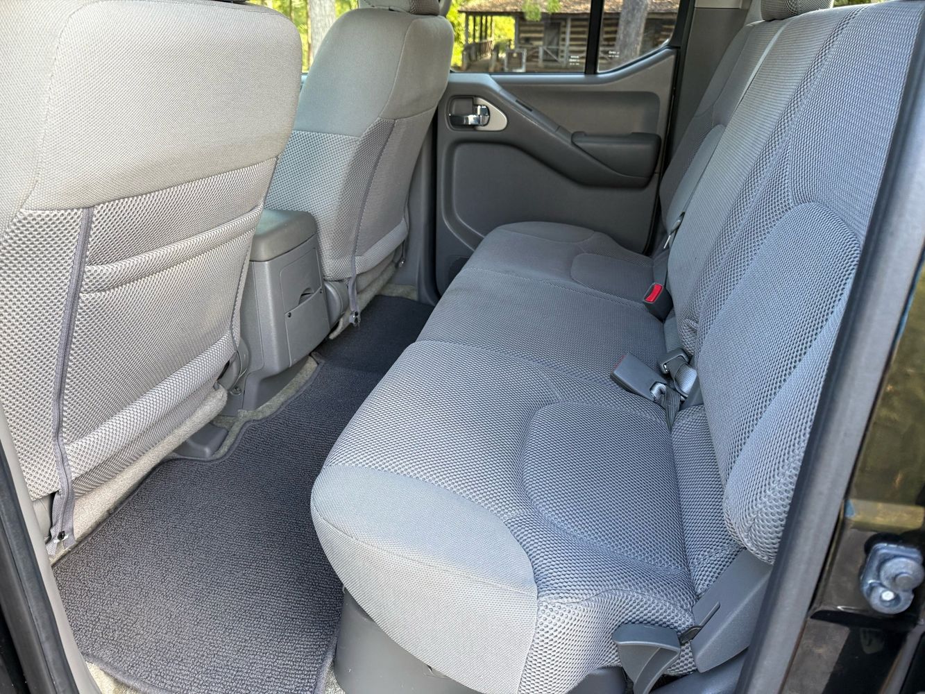 2016 Nissan Frontier SV photo 25