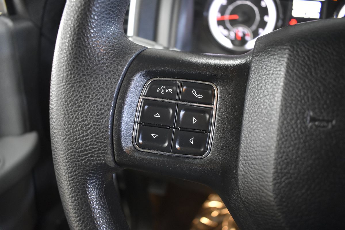 2019 Ram 1500 Classic SLT Crew Cab 4x4 5'7" Box