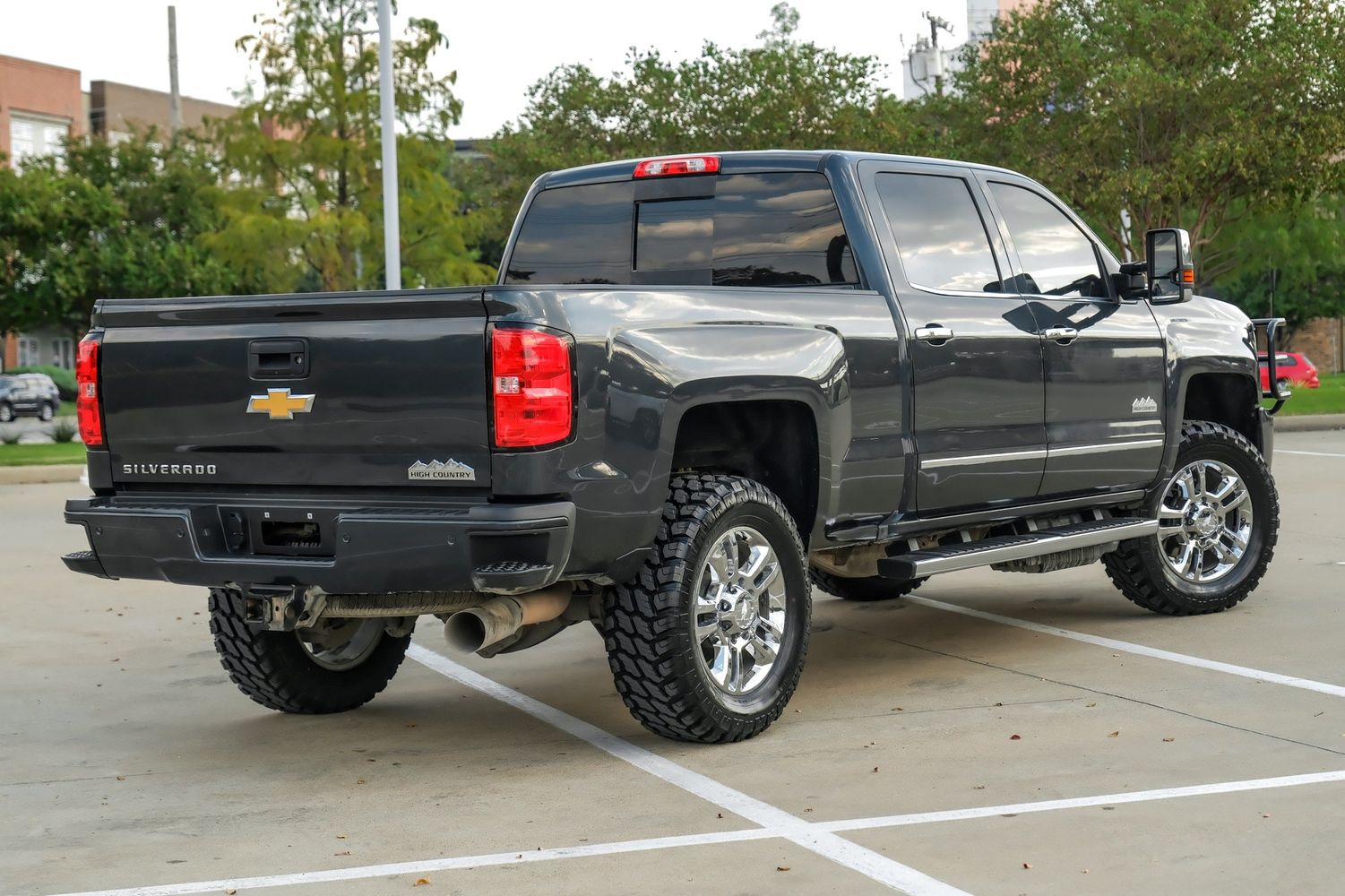 2018 Chevrolet Silverado High Country photo 11