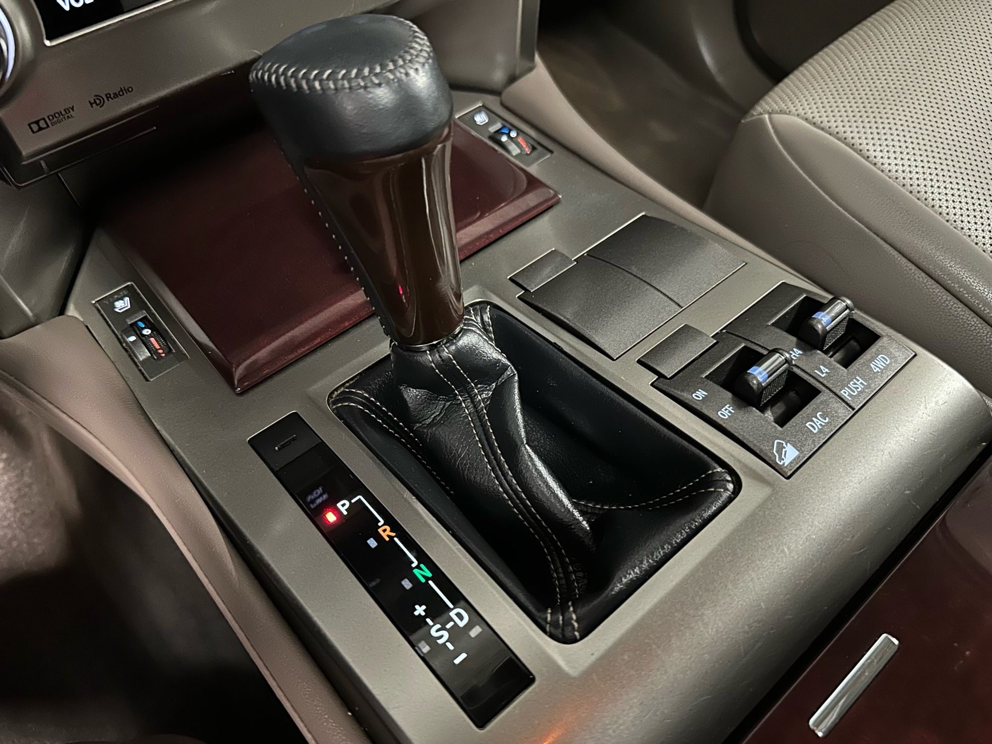 2019 Lexus GX 460 photo 10