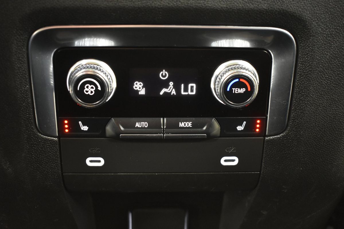 2022 GMC Yukon XL 4WD AT4