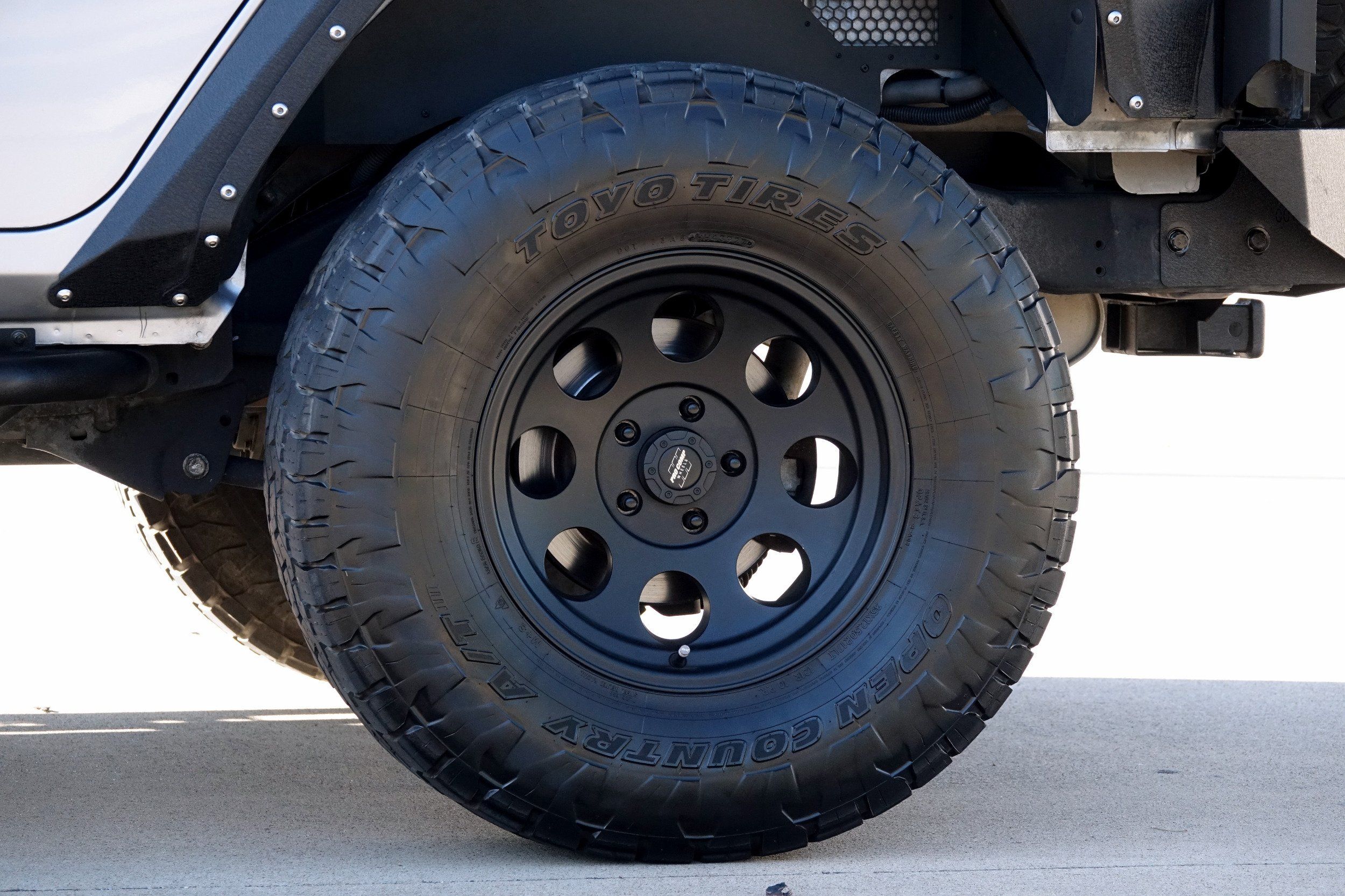2015 Jeep Wrangler Unlimited Rubicon photo 22