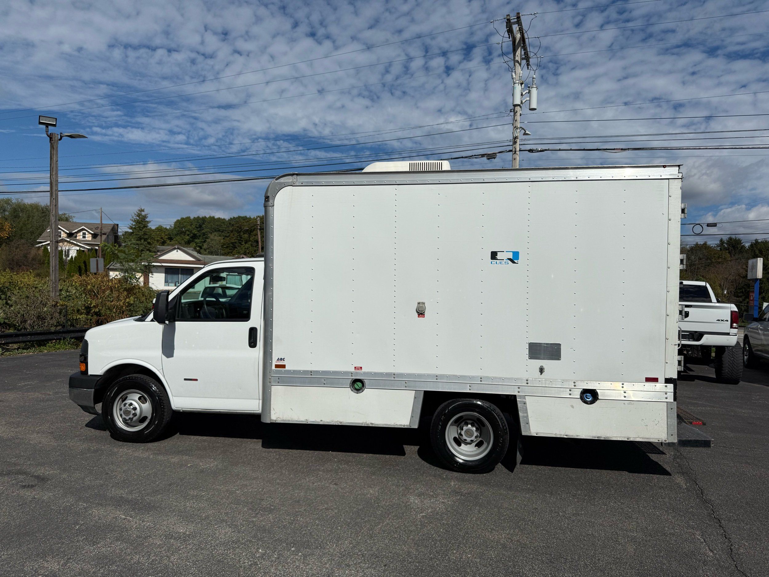 2010 Chevrolet Express 3500 Cutaway photo 2