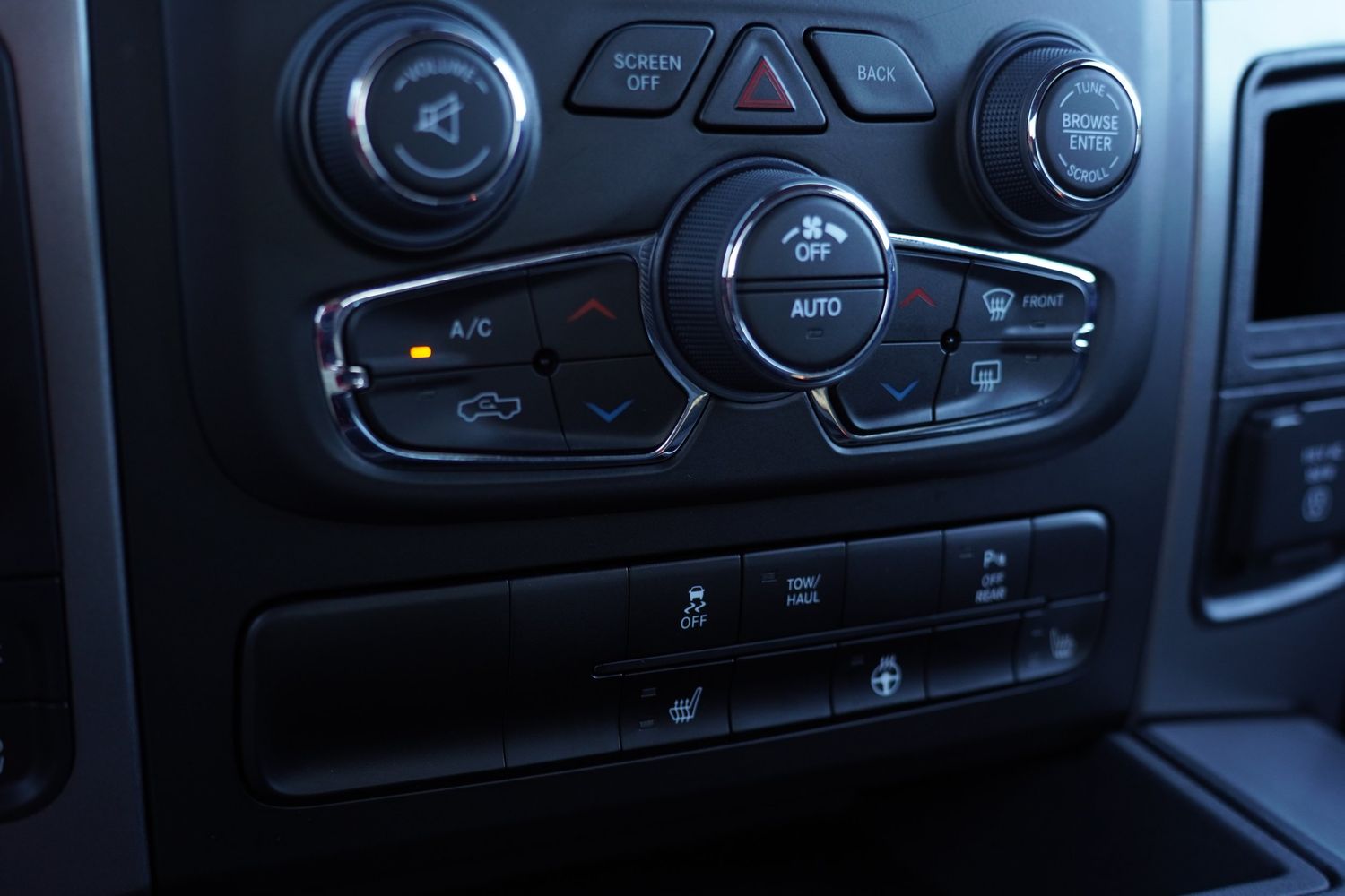 2024 Ram 1500 Classic Warlock photo 22