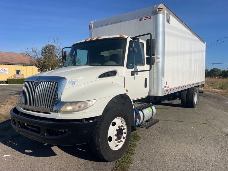 International 4300 hot sale box truck