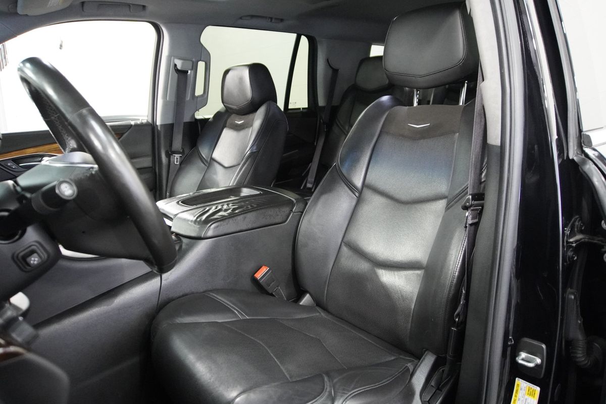 2016 Cadillac Escalade Luxury Collection