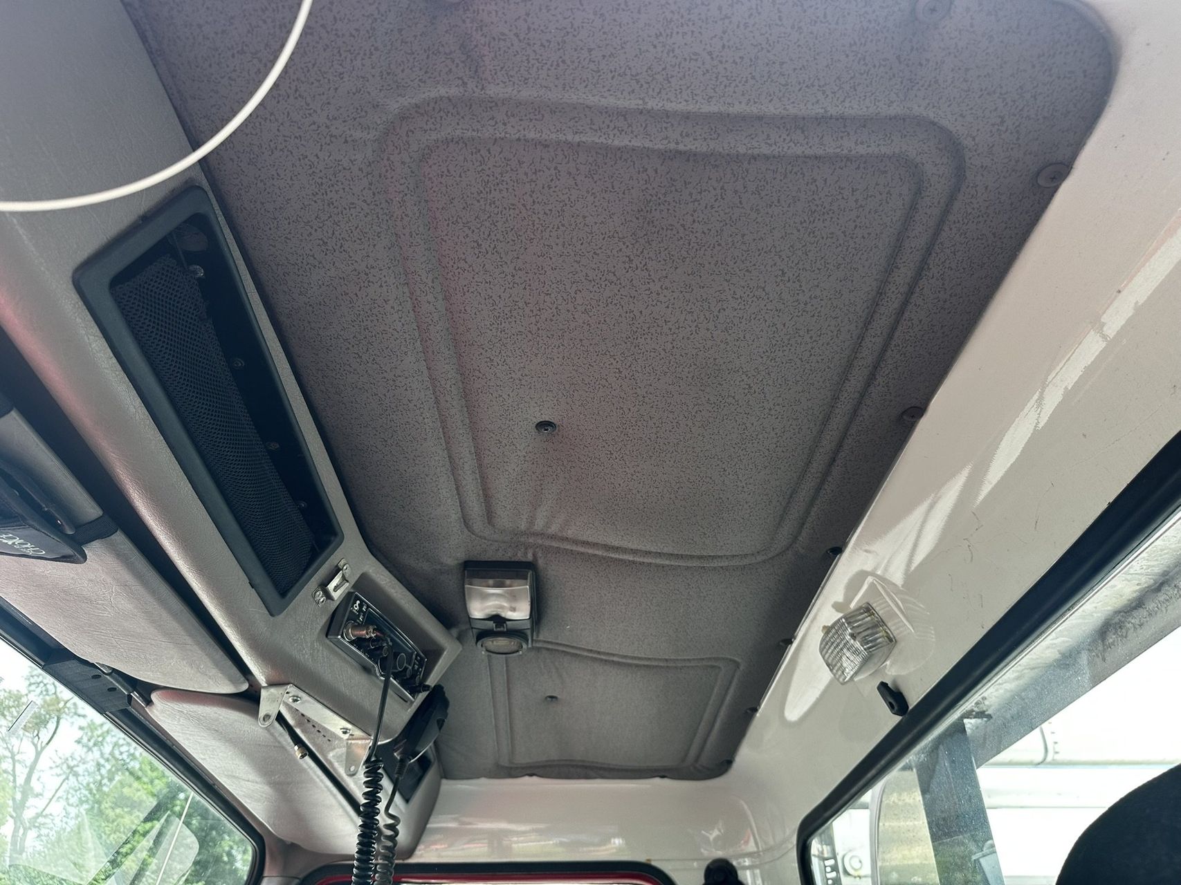 2000 International 4700 37