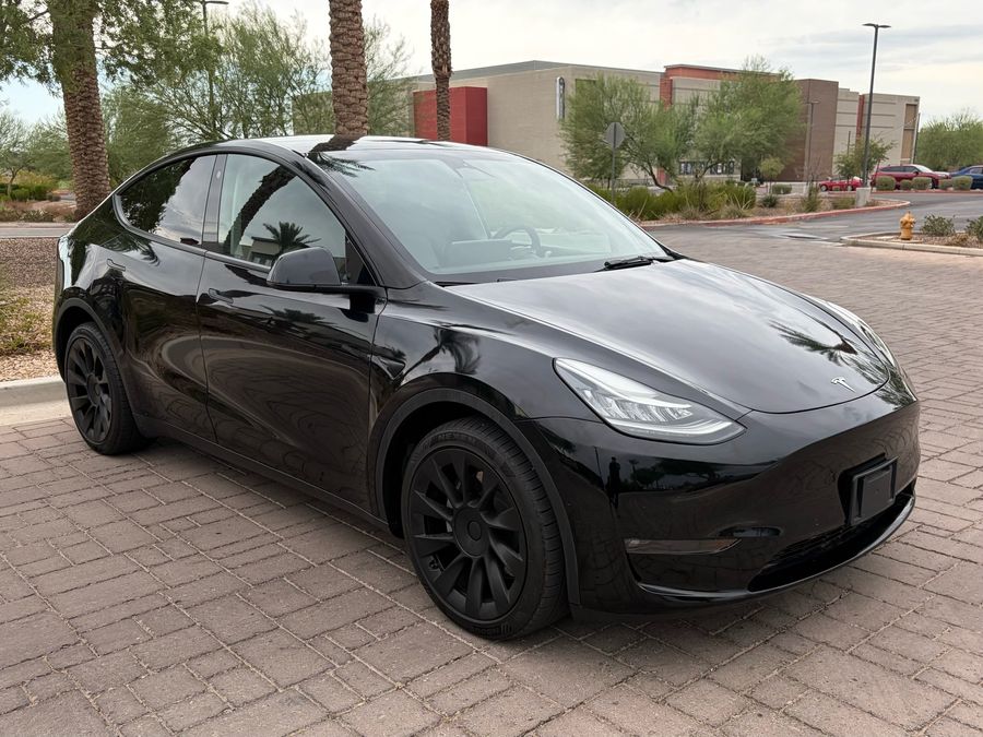 2022 Tesla Model Y Long Range Dual Motor All-Wheel Drive