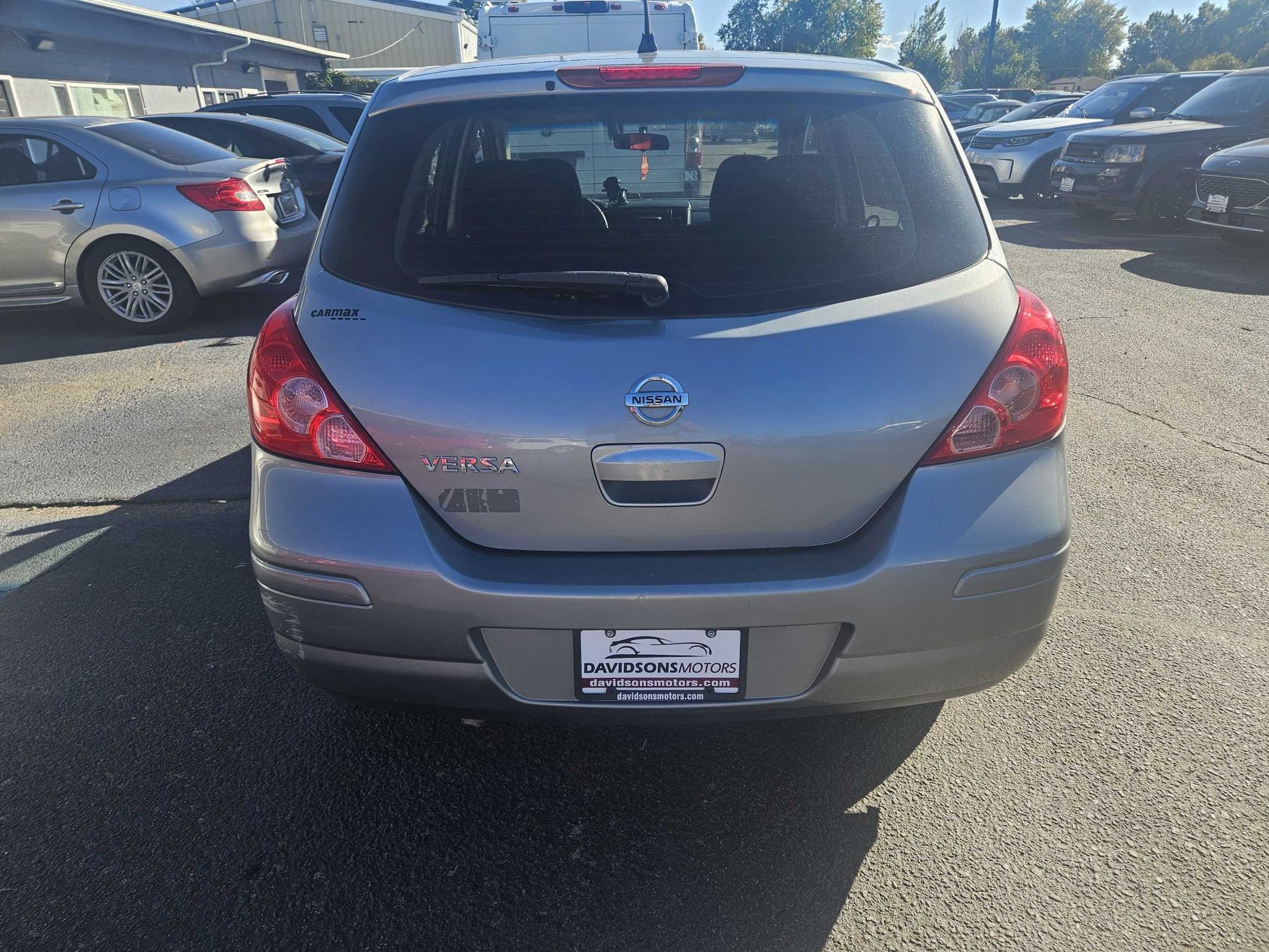 2011 Nissan Versa 1.8 S photo 4