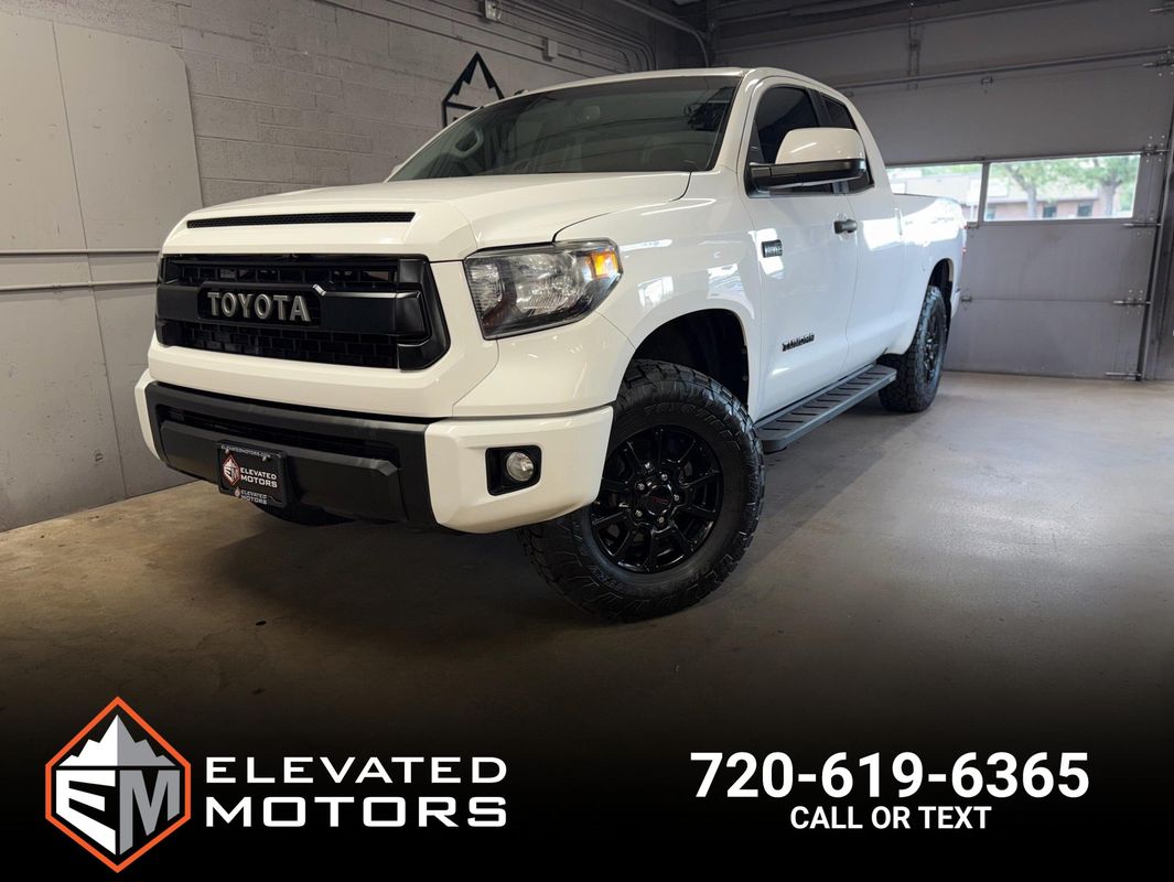 White 2017 Toyota Tundra Pickup Truck Four-Wheel Drive 6-Speed Automatic