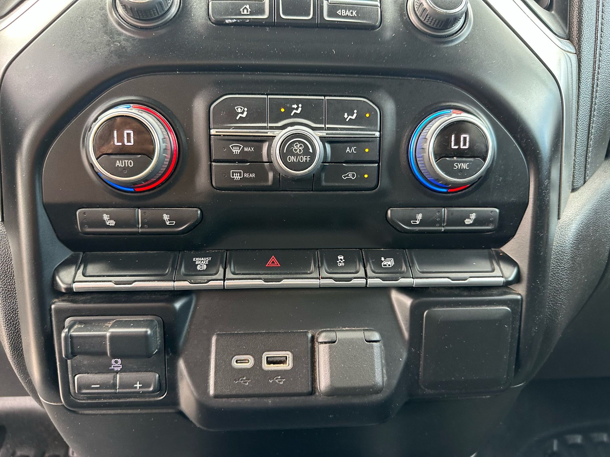 2022 Chevrolet Silverado 3500HD LT photo 36