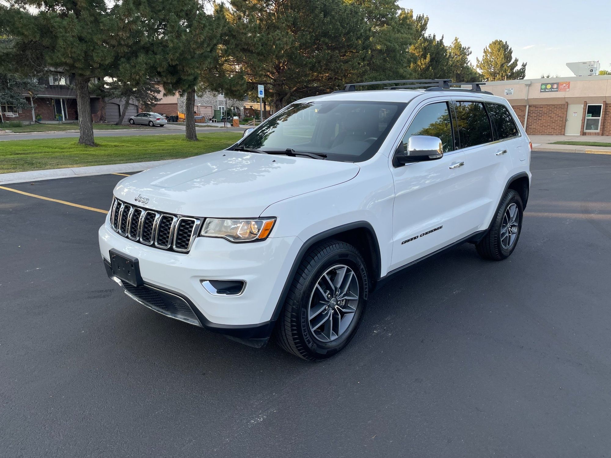 2017 Jeep Grand Cherokee Limited photo 2