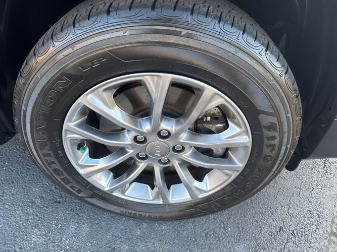 2021 Jeep Cherokee Latitude photo 32