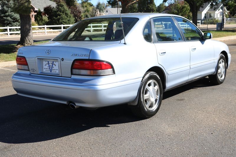 1995 Toyota Avalon Photos