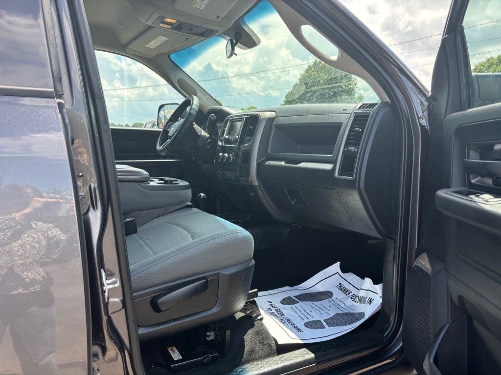 2017 Ram 2500 ST Tradesman photo 27