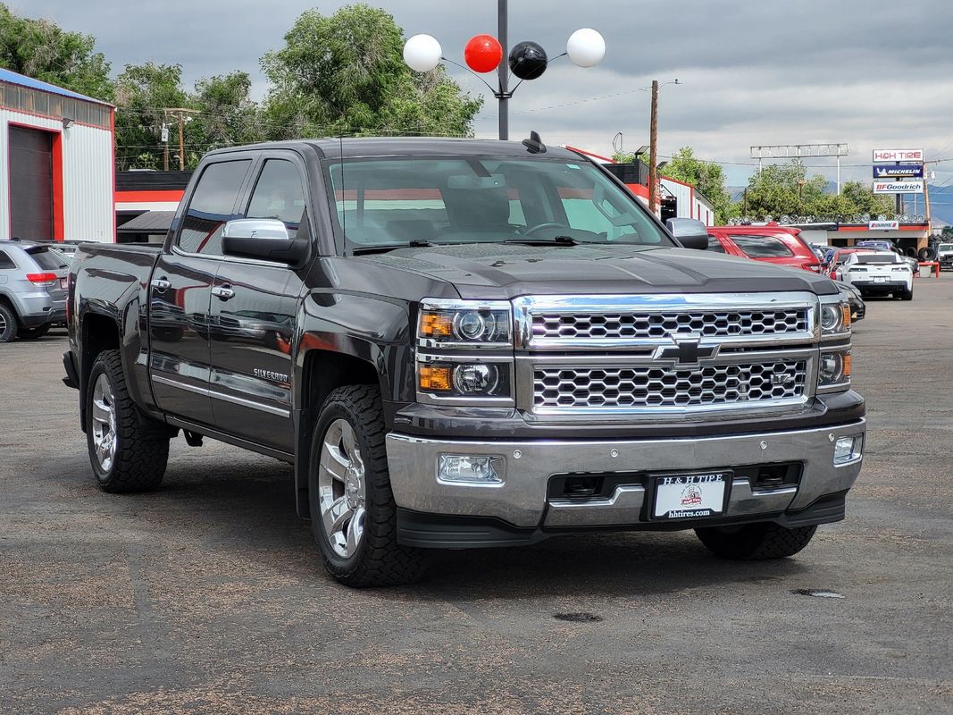 View vehicle photo 5