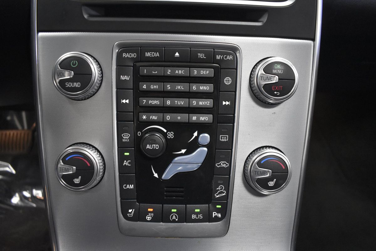 2018 Volvo V60 Cross Country T5