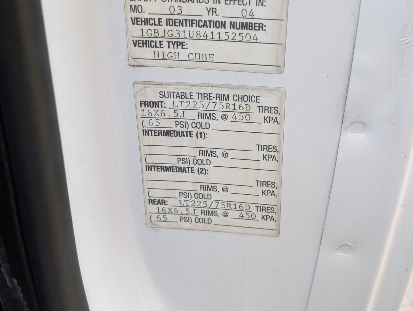 2004 Chevrolet Express Cutaway 72