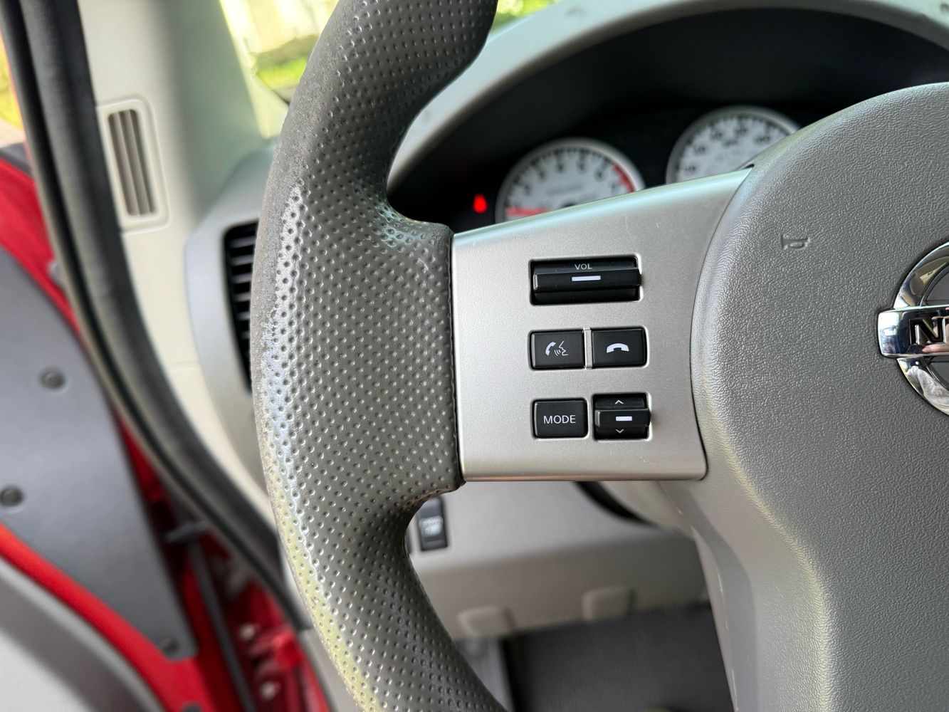 2018 Nissan Frontier Desert Runner photo 13