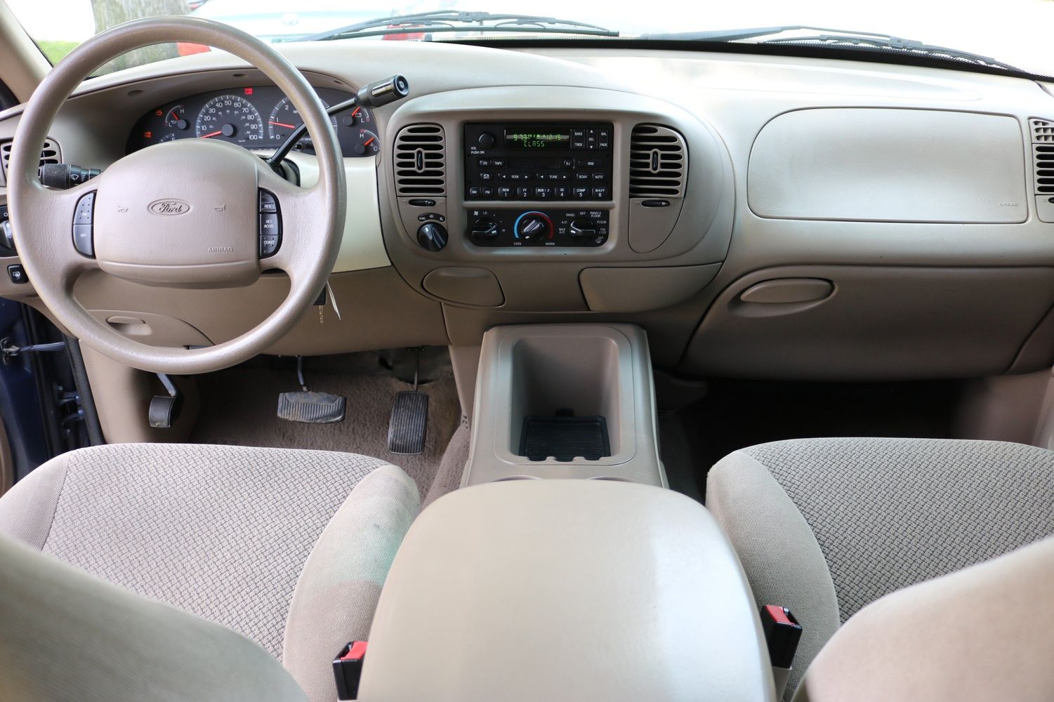 Ford Expedition 2002 Interior