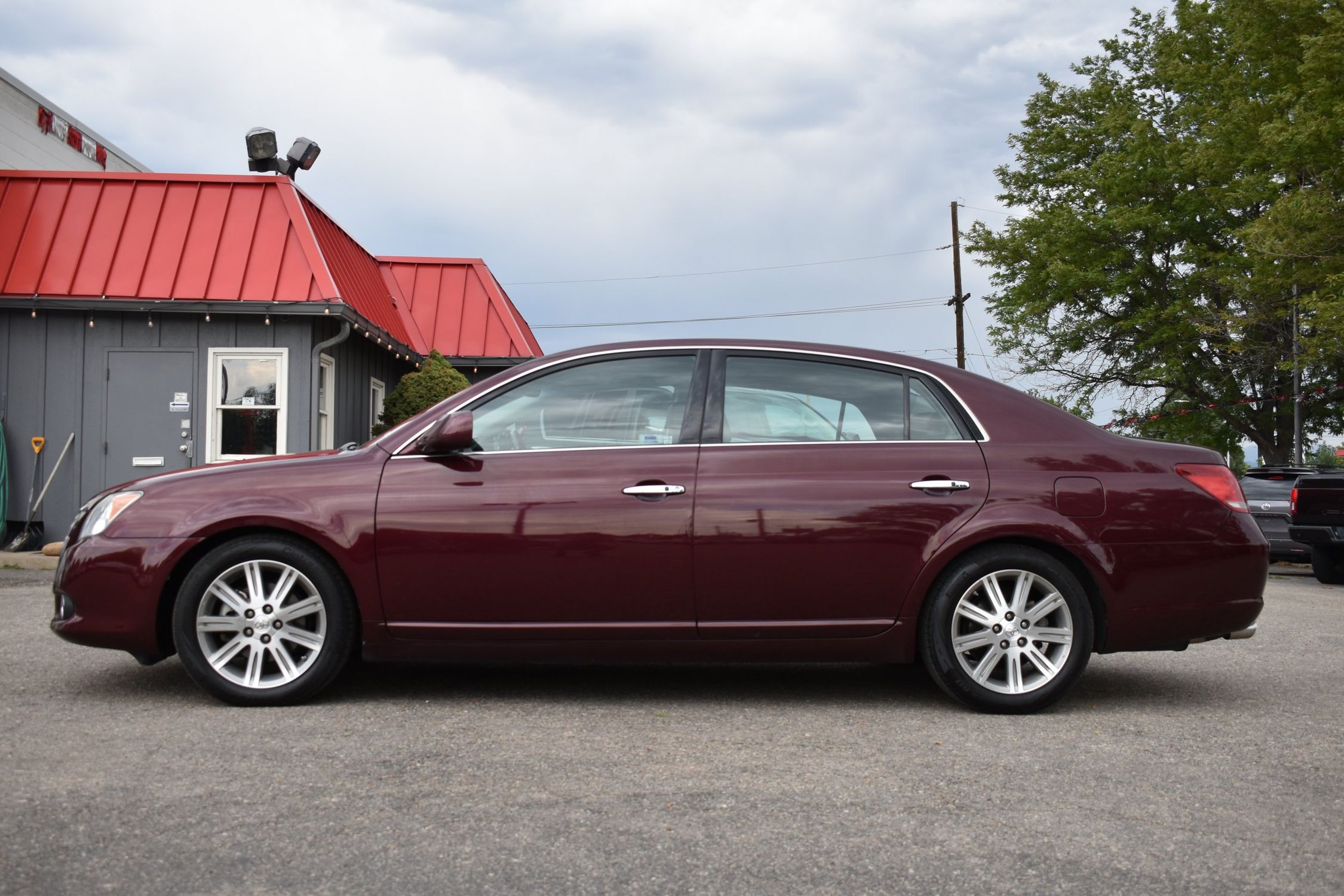 2009 Toyota Avalon Limited photo 2