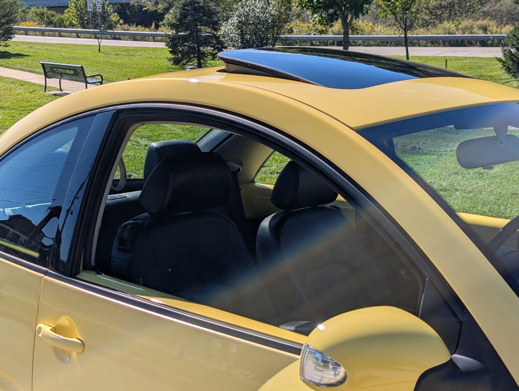 2008 Volkswagen New Beetle 26