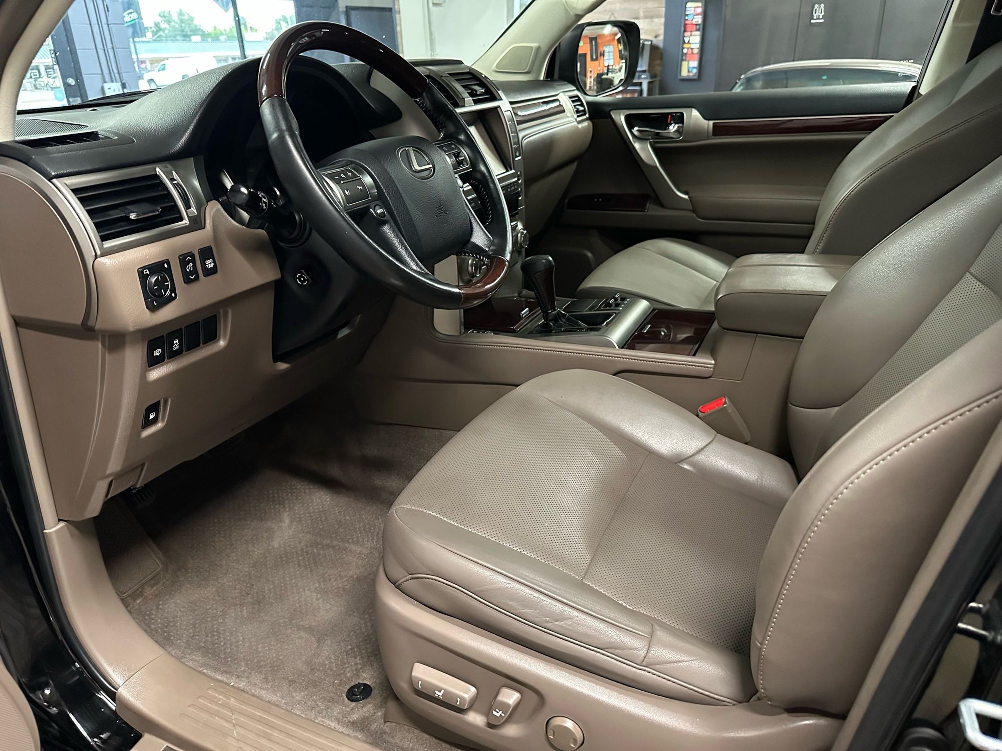 2019 Lexus GX 460 photo 15