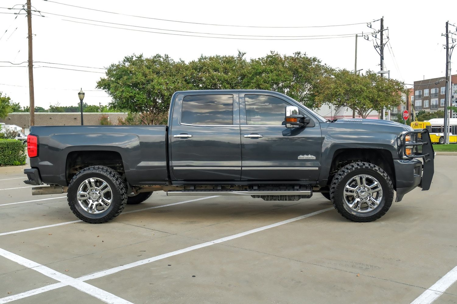 2018 Chevrolet Silverado High Country photo 10