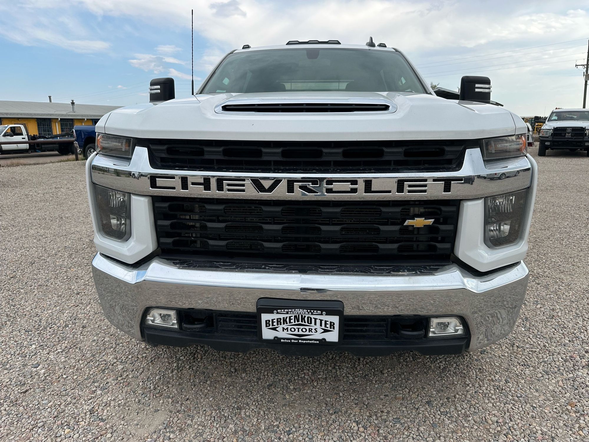 2022 Chevrolet Silverado 3500HD LT photo 3