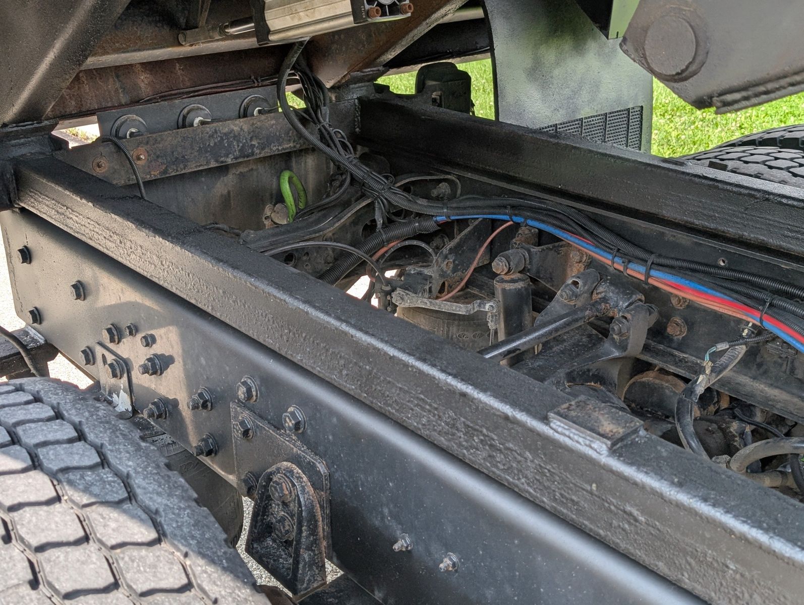 2015 Ford F-750 33