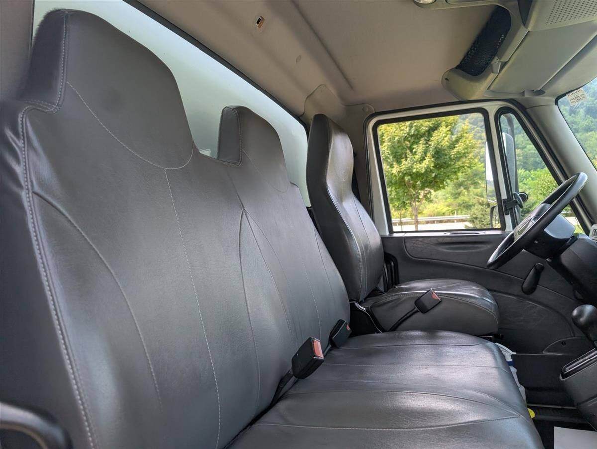 2018 International DuraStar 4300 27