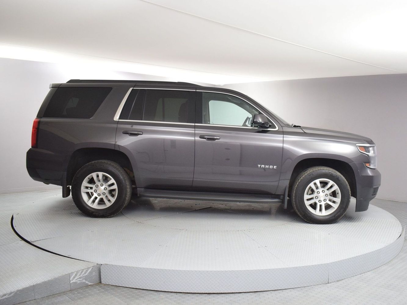 2018 Chevrolet Tahoe LS's photo