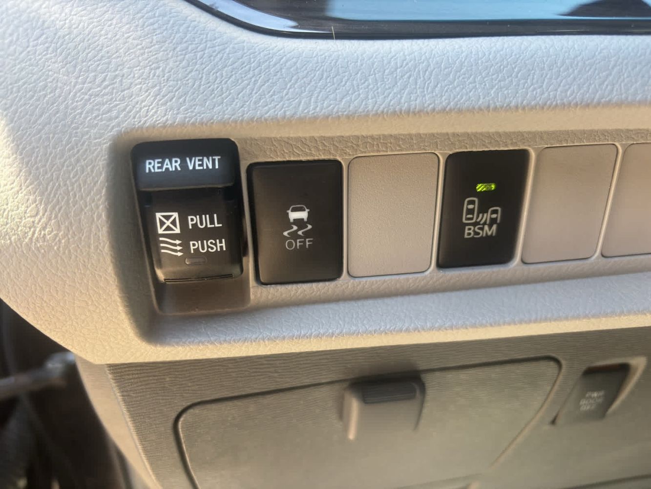 2017 Toyota Sienna XLE Premium photo 21
