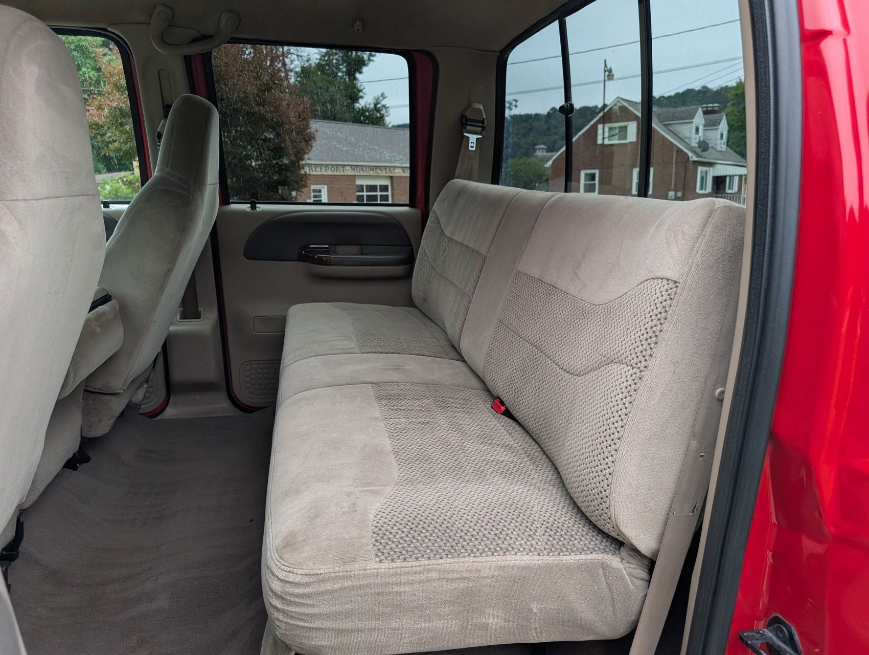 2001 Ford F-550 143