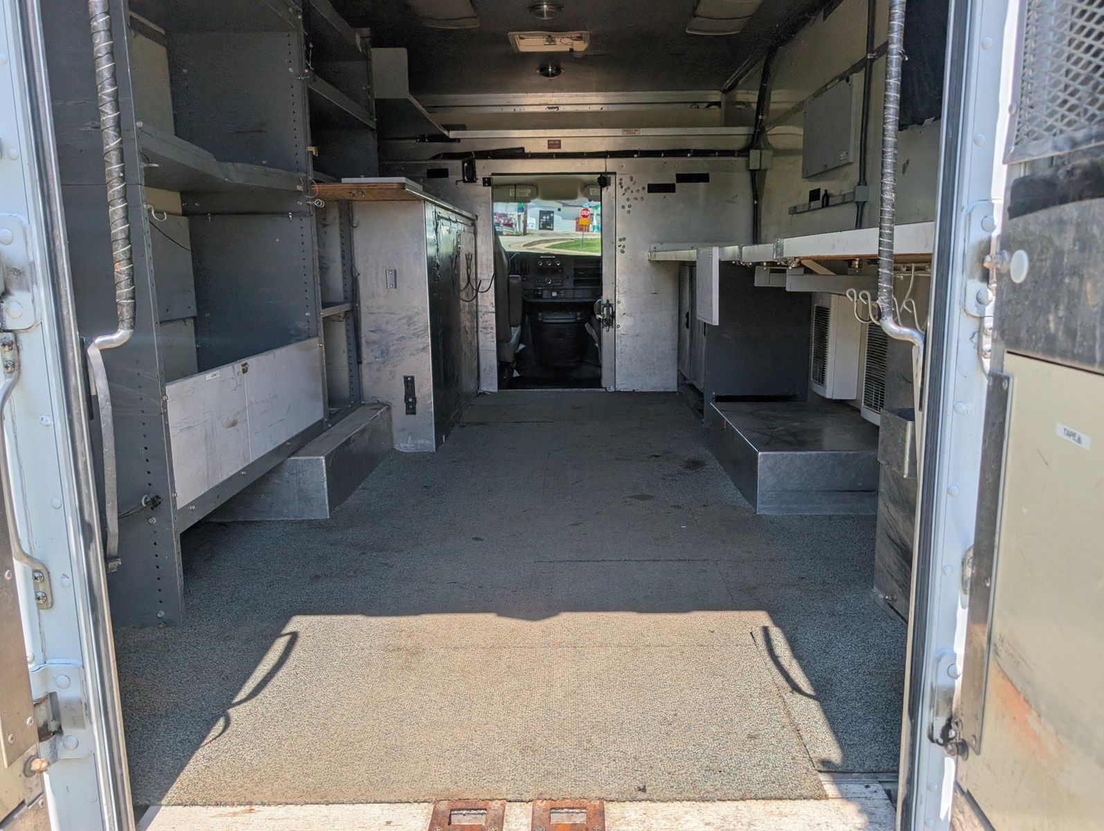 2009 Chevrolet Express Cutaway 45