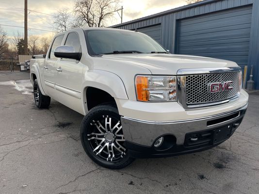 2013 GMC Sierra 1500 SLT's photo