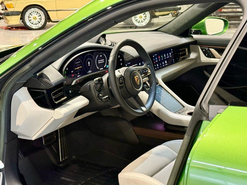 2022 Porsche Taycan Turbo S, photo 10