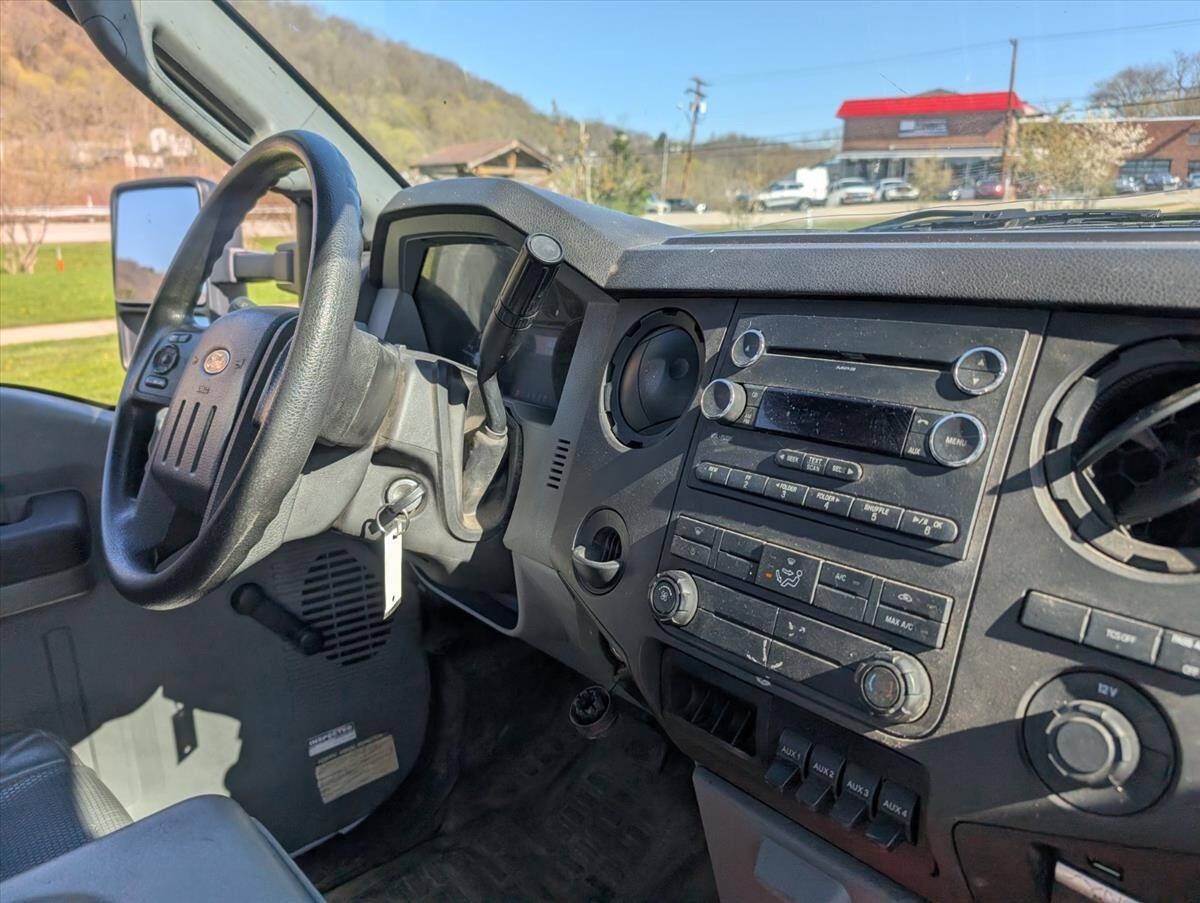 2015 Ford F-450 Super Duty 26