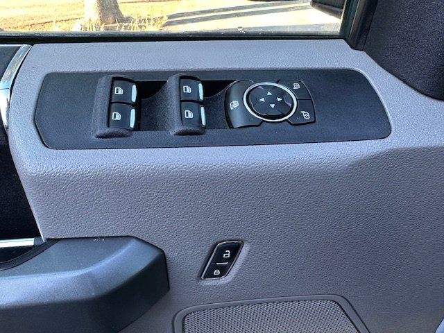 2017 Ford F-350 XLT photo 13