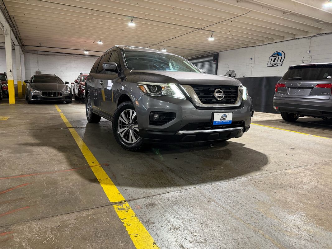 View vehicle photo 6